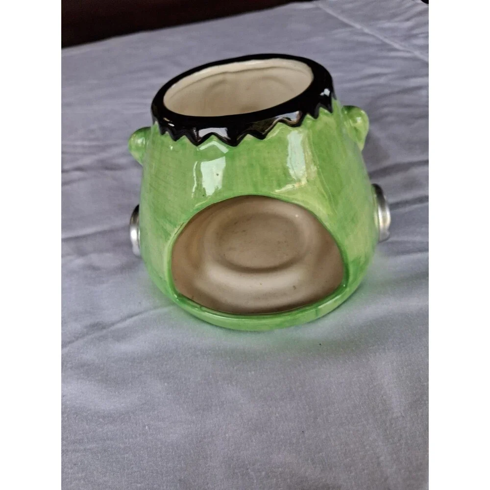 N/A frankenstein candle